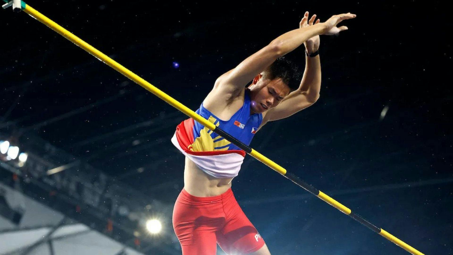 Pole vaulter EJ Obiena sends sweet message to girlfriend for anniversary